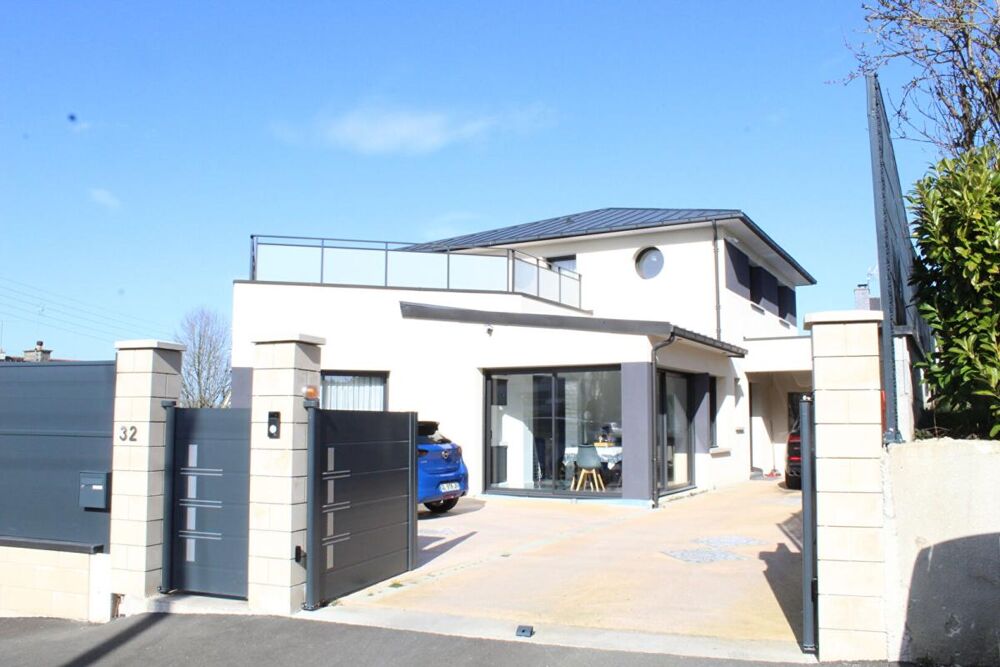 Vente Villa Côtes d'Armor 22440 Ploufragan. Villa d'exception, 5 chambres dont 1 suite parentale au Rdc. Terrasse surélevée, Garage Ploufragan
