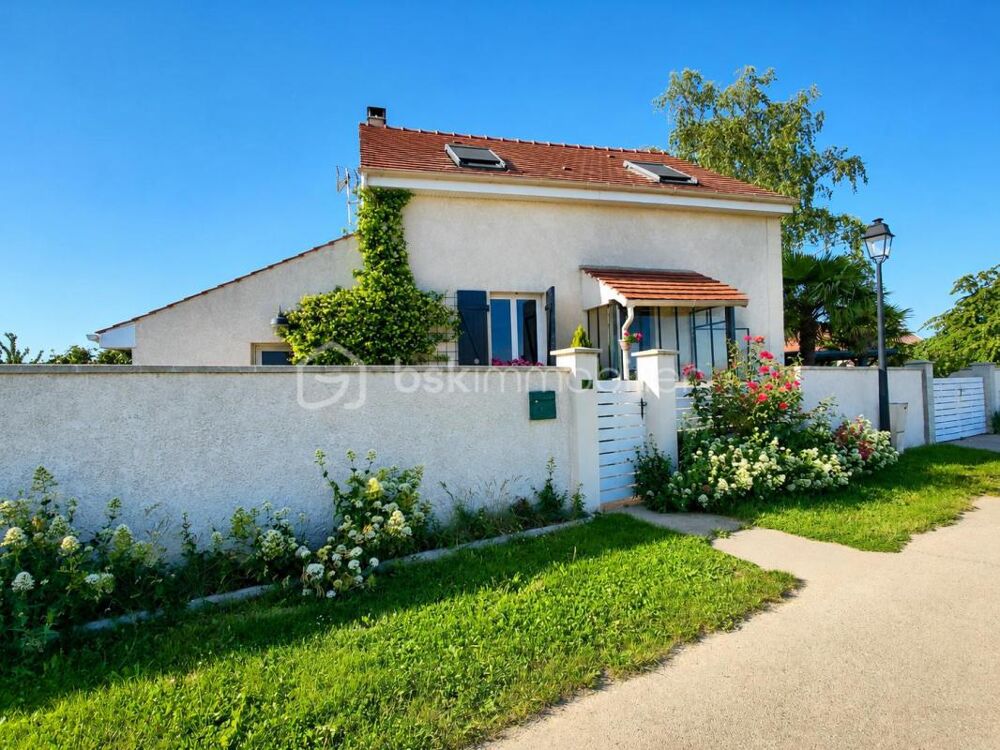 Maison 6 pièces 121 m² · à Videlles · 121 m² · 324 000 €