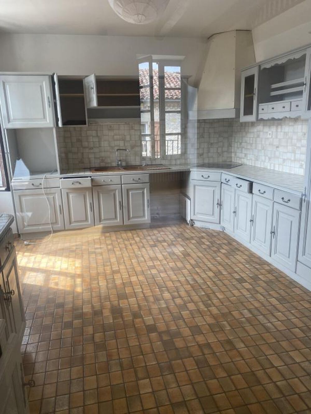 Location Appartement A LOUER GRAND TYPE 2/ 3 SUR TOUR DE VILLE Villefranche de rouergue