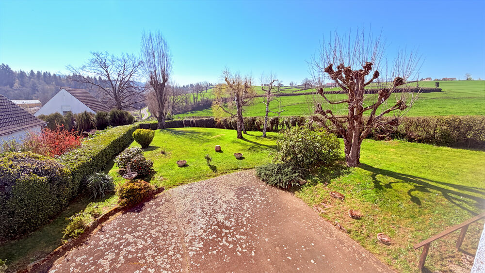 Vente Maison Maison à vendre 5 pièces proche de LA CLAYETTE (71) - 103 m² - 2/3 chambres - terrain 830 m² La clayette