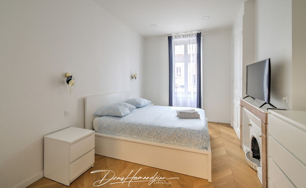 VILLEURBANNE - GRATTE CIEL - T2 de 51 m² vendu entièrement meublé  Proche métro