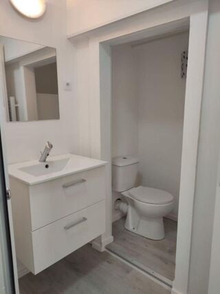  Appartement à louer 2 pièces 63 m²