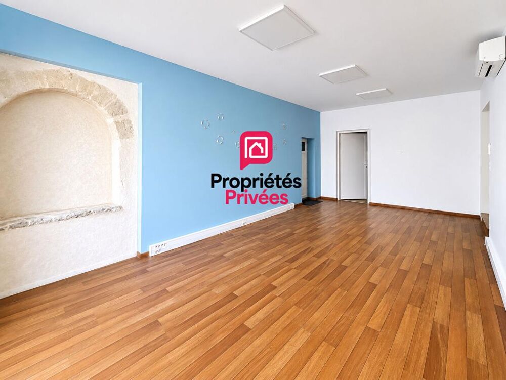 Immeuble en pierre avec garage, cour privative et fort potentiel d'aménagement