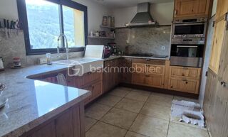  Chalet à vendre 15 + pièces 326 m²