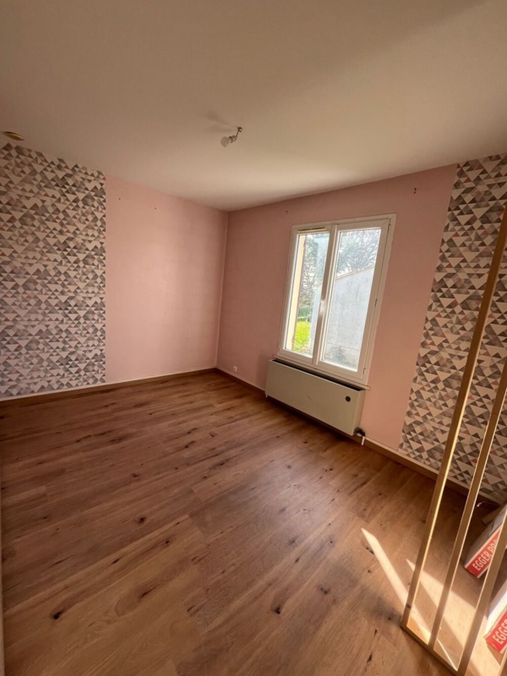 Maison lumineuse et bien entretenue de 3 chambres sur entresol aménageable à RIBERAC (24)