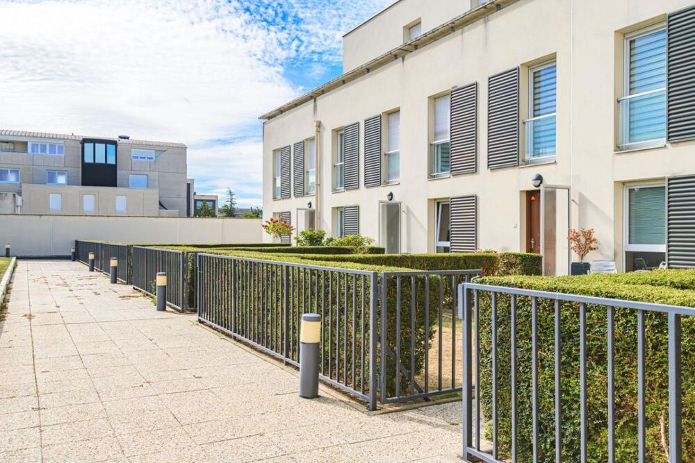 Centre ville type 5 avec double terrasse et jardin