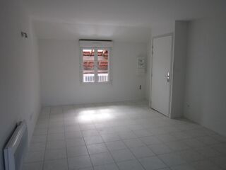  Appartement à louer 1 pièce 27 m²