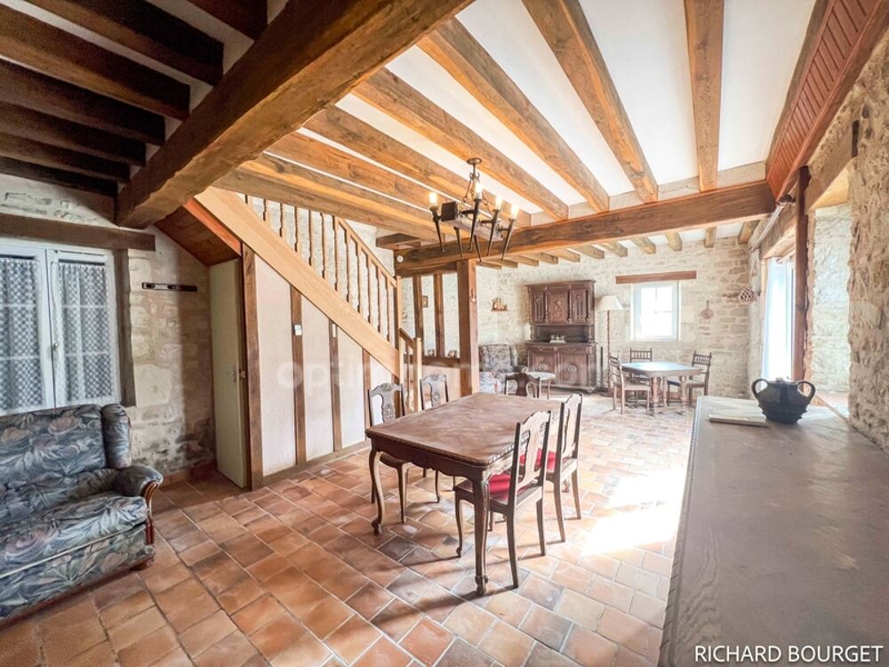 Vente Maison Maison en pierres de 4 chambres dont une en dépendance, proche du centre de SAINTE MARIE DE RE 17740 Sainte marie de re