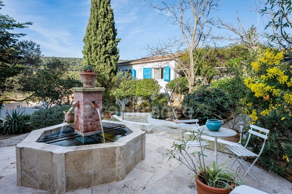 Vente Maison Maison à vendre 4 pièces CEYRESTE (13) sur 110 M2 de terrain, grande piscine, garage, parkings Ceyreste