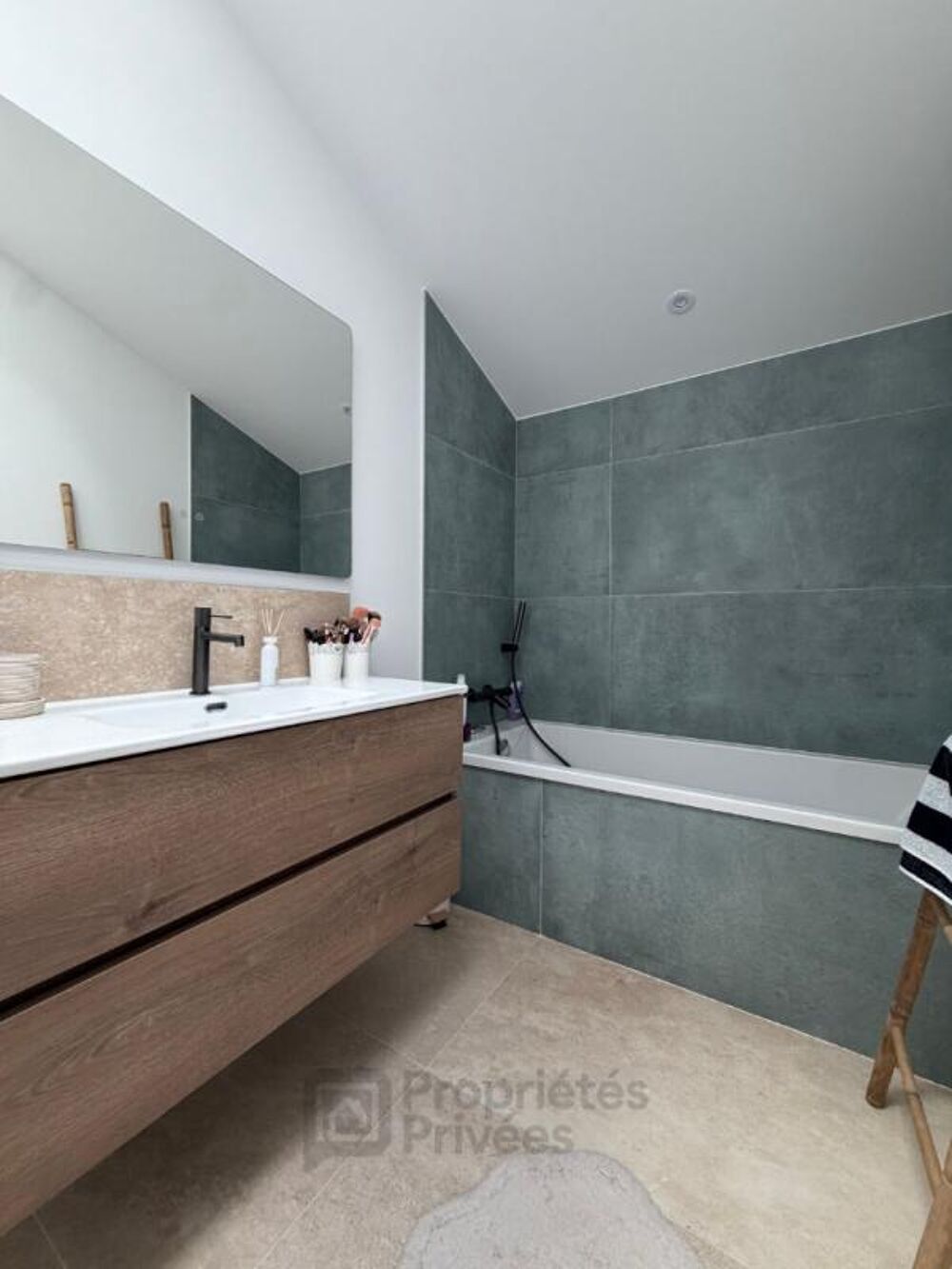 à vendre  Propriété/château La Séguinière (49280)