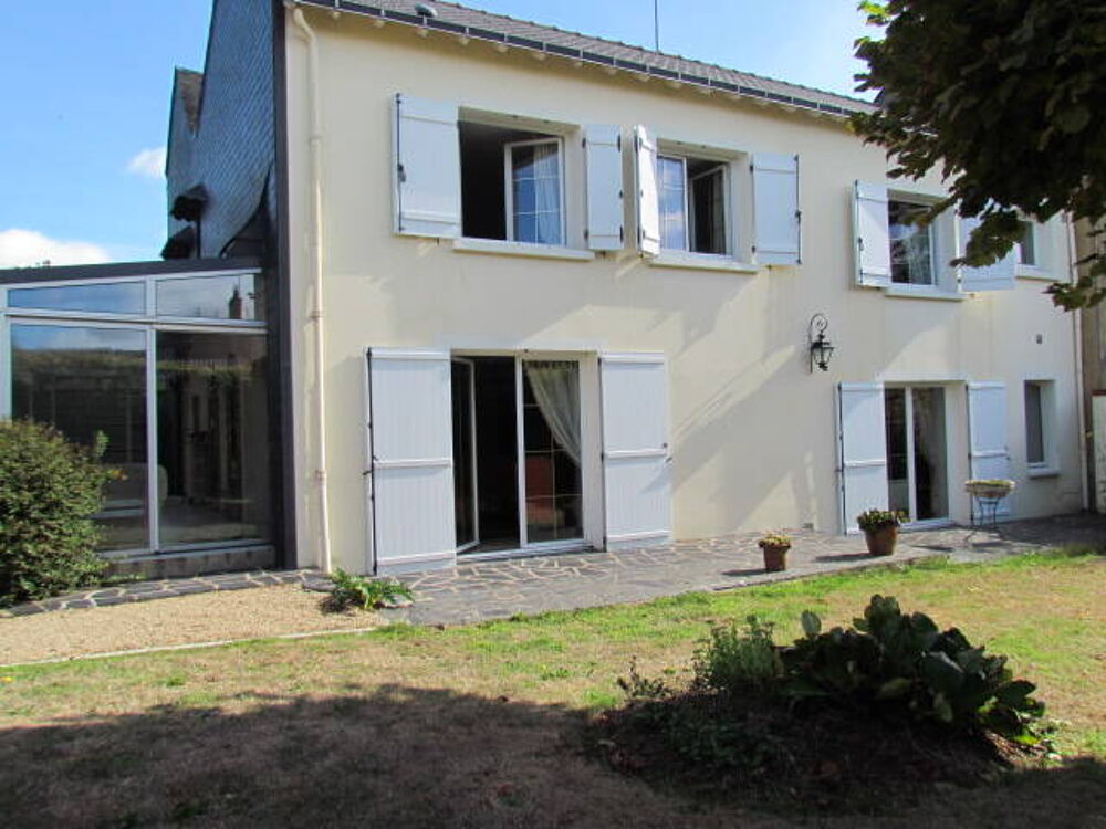 Au coeur du bourg de la Meilleraye de Bretagne, Belle propriété familiale de 200 m²