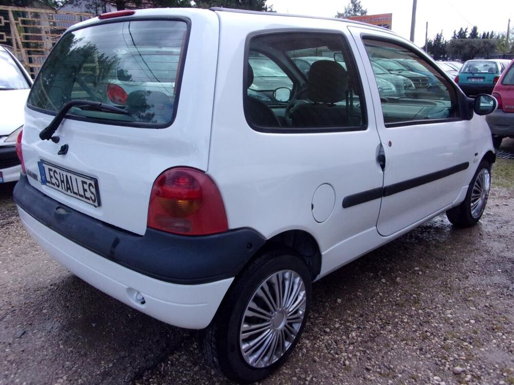 Twingo 1,2 16v 75cv PRIVILEGE Boite Auto 2002 occasion 13510 &Eacute;guilles