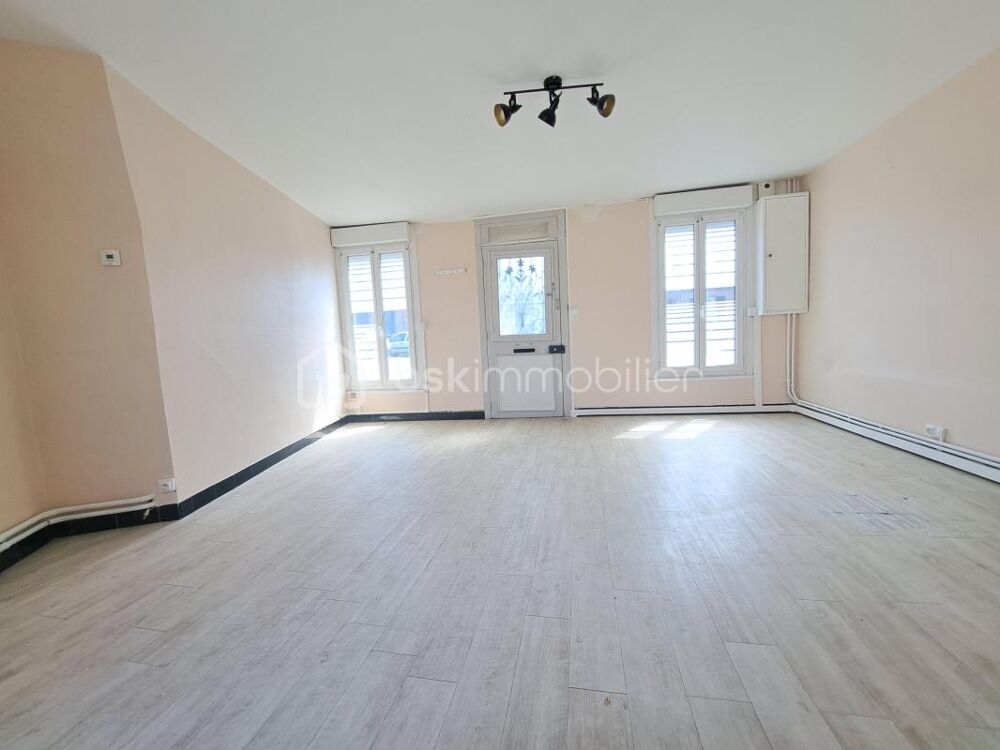 MAISON AVEC GARAGE ET COUR PROCHE DES ECOLES ET DU CENTRE VILLE D'ABBEVILLE