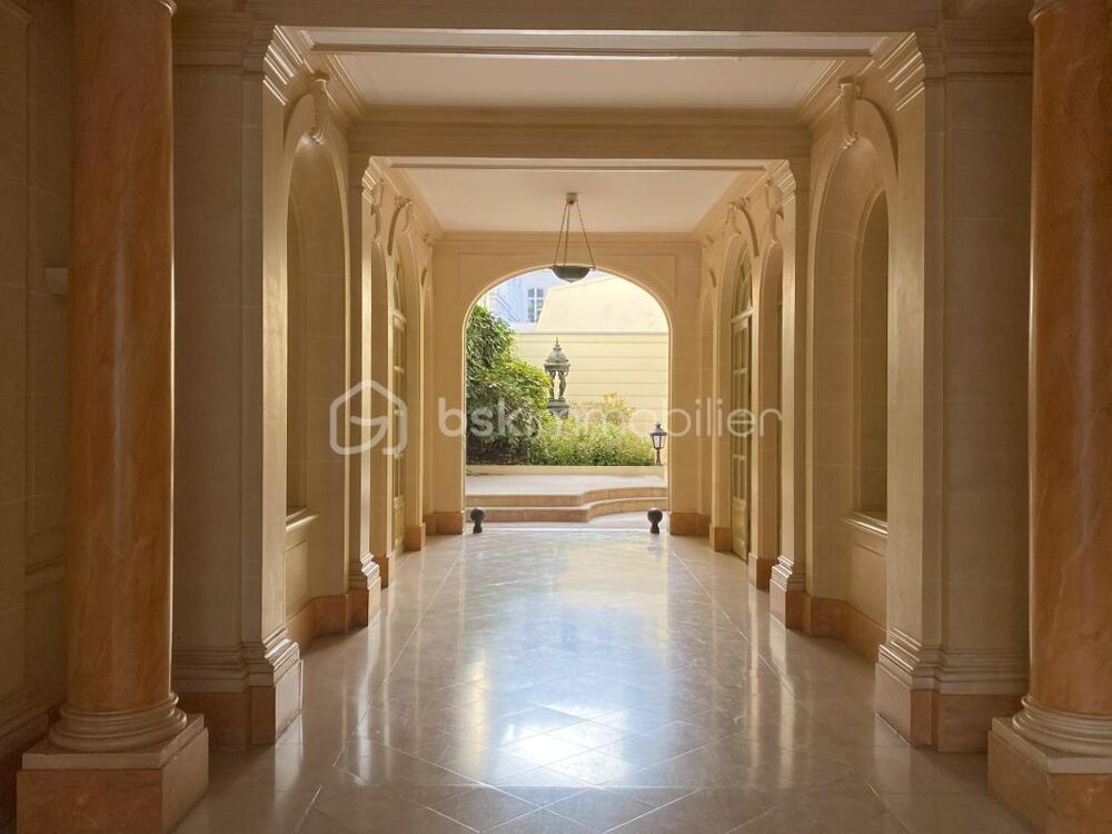   Local professionnel - idéal profession médicale - Adresse prestigieuse Paris 8