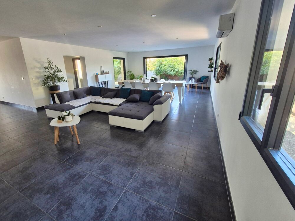 Vente Maison SAINT MAXIMIN (30) - Maison contemporaine 188 m2 avec de beaux volumes - 5 chambres - Piscine Saint maximin