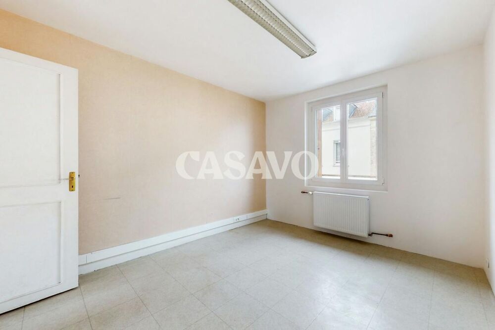 Vente Maison 10 pièces de 260m² - 27000 Évreux