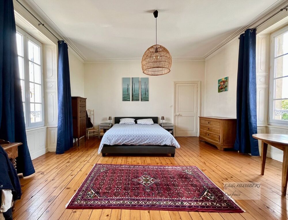 Maison Bourgeoise 9 pièces au coeur de LA ROCHE SUR YON (85)-Pentagone