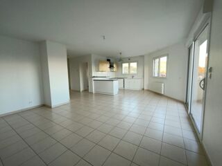  Appartement à louer 3 pièces 81 m²