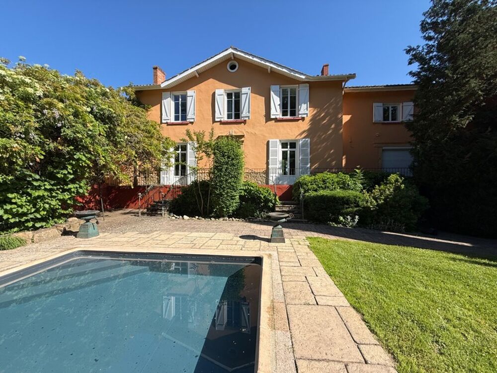 Demeure de caractère du XVIII? siècle  435 m²  Parc arboré de 5 000 m²  Piscine  Au calme absolu