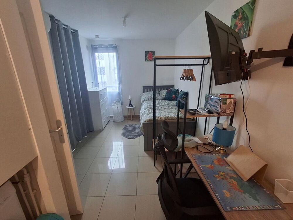 97490 Ste Clotilde T1 meublé de 20.60 m2 plus parking sécurisé