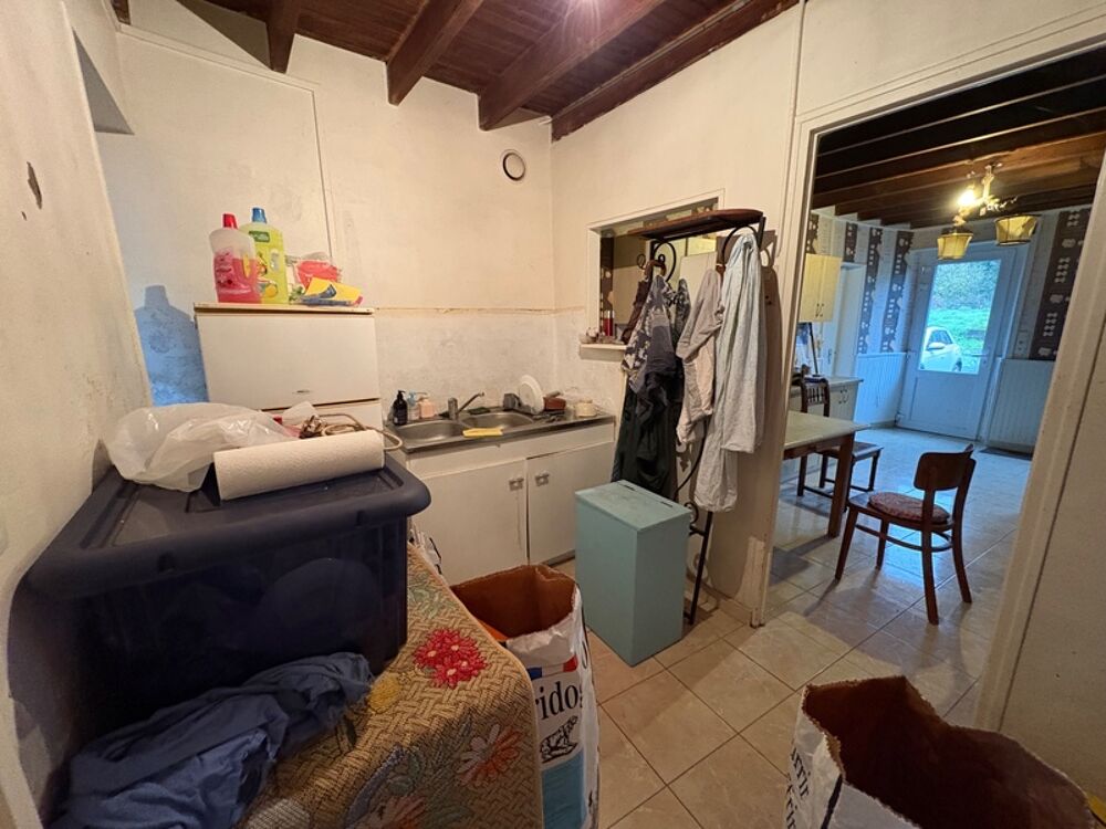 ? Cerisy-la-Salle  Maison mitoyenne dun côté, 126 m² + dépendance de 54 m² (50)