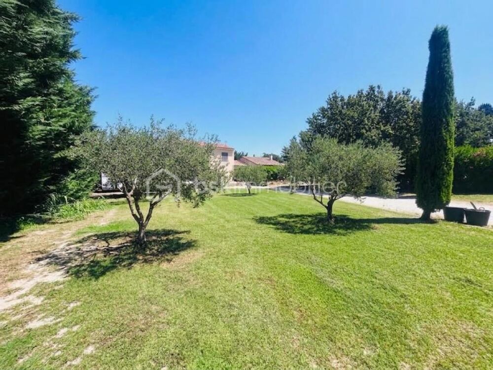 Vente Propriété/Château Maison 247 m² – terrain 3 671 m² – piscine – studio indép Eyragues