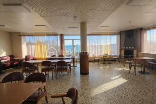  Immeuble � vendre 15 + pi�ces 900 m�