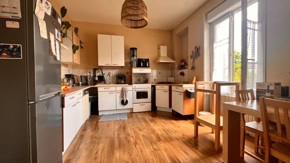 Maison Montval Sur Loir 4 pièce(s) 102 m2 - 3 chambres - centre ville