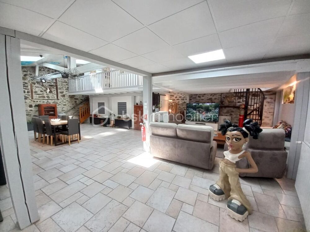 Appartement spacieux avec style intemporel au coeur de la ville