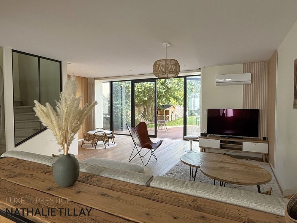 Orleans Dunois, a vendre, maison principale et maison d amis, ensemble avec jardin, porche d 'entrée possible 2 stationnements