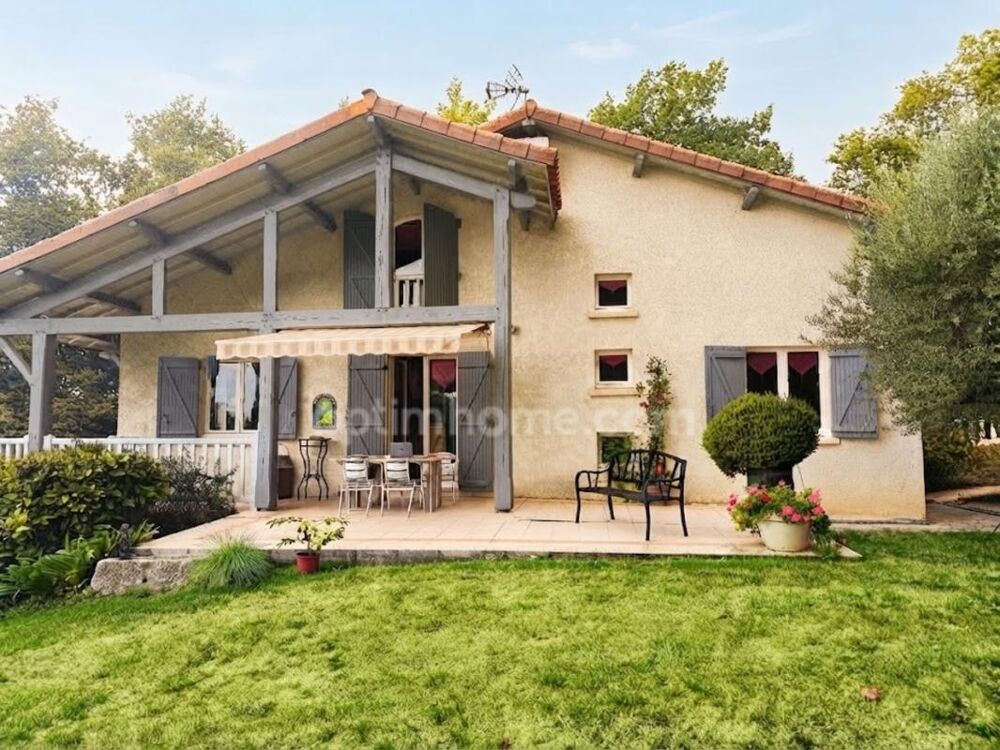 Très belle maison de campagne de 164 m² avec airial de chênes et piscine ??
