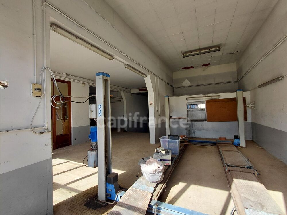   Appartement 120 m2 ancien garage automobile - fort potentiel de réhabilitation à MONTSALVY Montsalvy