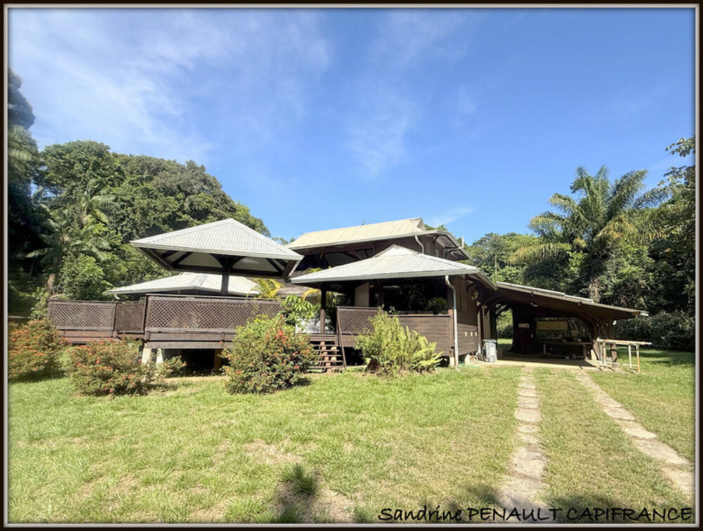 A VENDRE A MONTSINERY TONNEGRANDE (CARAPA) UNE MAGNIFIQUE PROPRIETE T6 DE 268 m² - TERRAIN 1 HECTARE - AU PRIX DE 392000 €