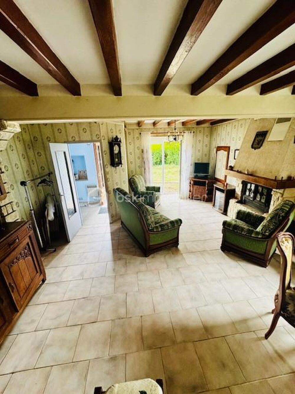 Vente Maison � vendre � Maison avec jardin et bois priv�s dans hameau calme (Chaunay � 2 min des commodit�s, acc�s rapide N10) Chaunay