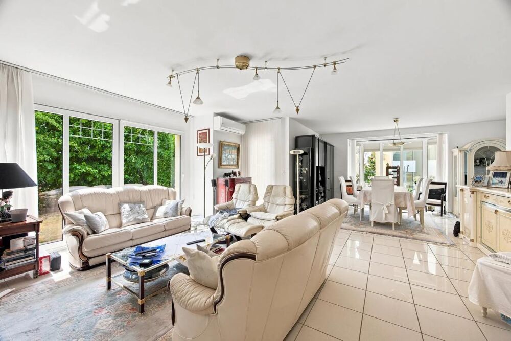 VILLA DARCHITECTE - 240 M² - PISCINE INTÉRIEURE -