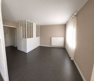  Appartement à louer 2 pièces 33 m²
