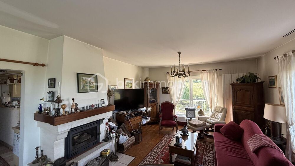 Vente Maison Aubeterre-sur-Dronne - Maison rénovée 148 m², vue panoramique et piscine Aubeterre sur dronne
