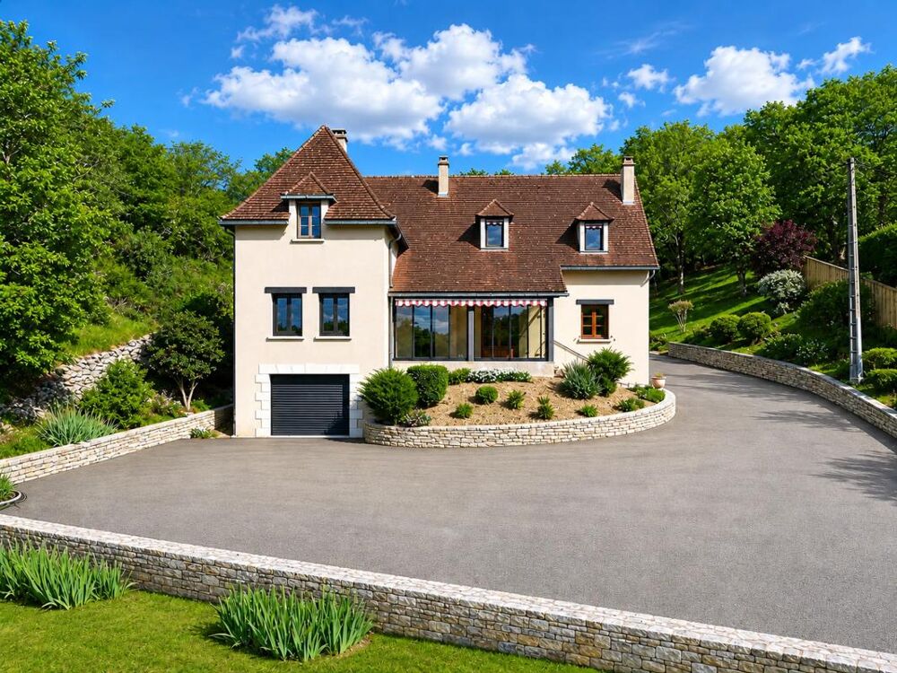 Maison spacieuse et rénovée de 291m² à Souillac