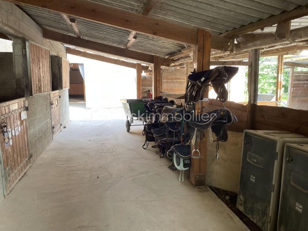 � vendre  Propri�t�/ch�teau Cr�mieu (38460)