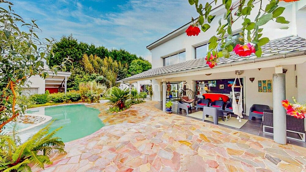 à vendre  Propriété/château Saint-Martin-de-Seignanx (40390)