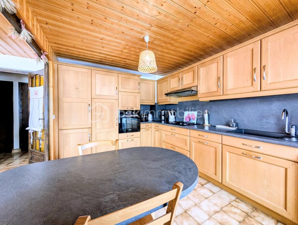 LE GRAND BORNAND --- CALME --- VUE DEGAGEE --- 3 CHAMBRES --- CAVE --- GRENIER --- 4 PLACES DE PARKING