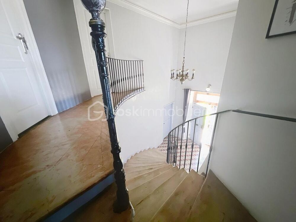 Authentique mas en pierre de 150 m² avec dépendances et cour privée