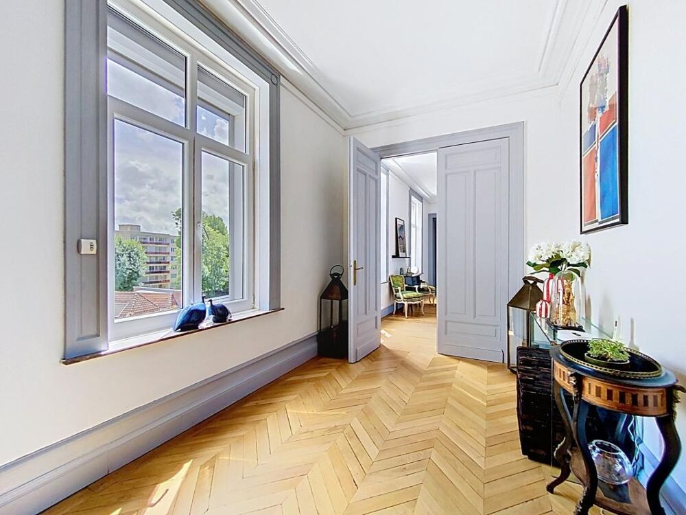 Appartement bourgeois de 166m² avec parking et cave