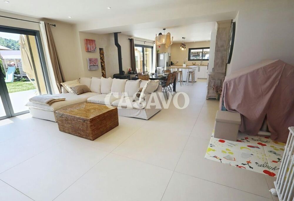 Vente Maison 5 pièces de 220m² - 38780 Eyzin-Pinet
