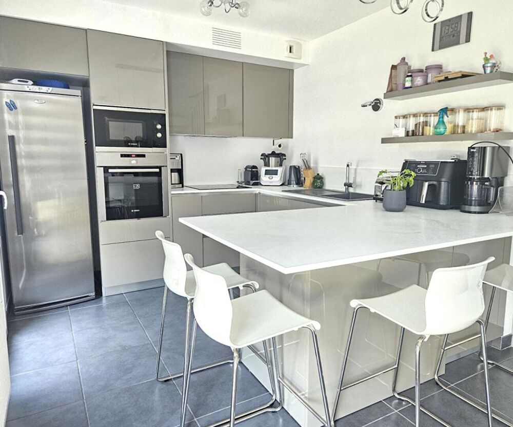 Vente Maison Maison Chassieu 5 pièce(s) 120 m2 Chassieu
