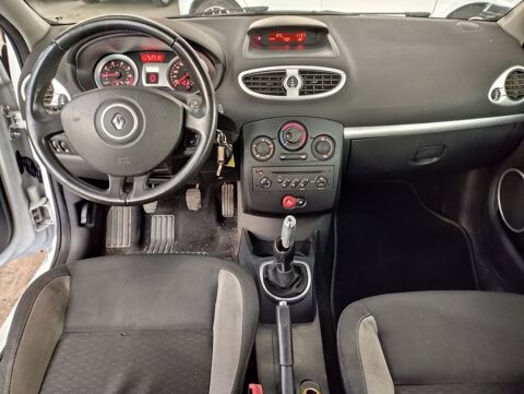Clio III 1.2 75 CFT PK CLIM EXPRESSION 2005 occasion 06640 Saint-Jeannet