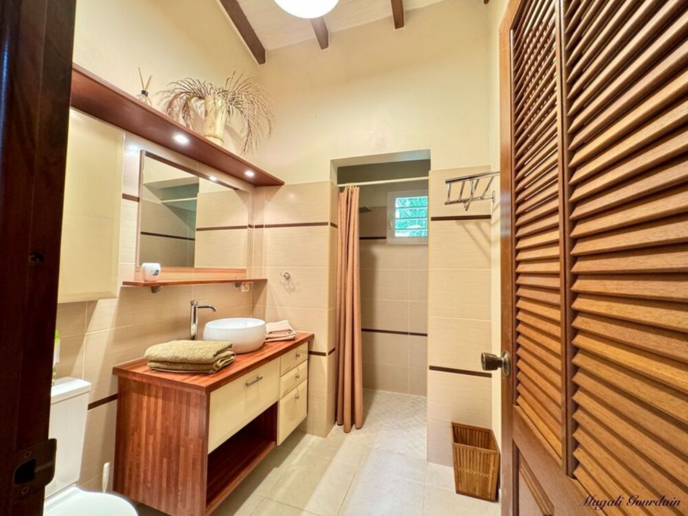 à vendre  Propriété/château Saint-François (97118)