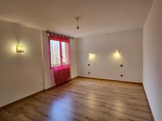  Appartement à louer 4 pièces 87 m²