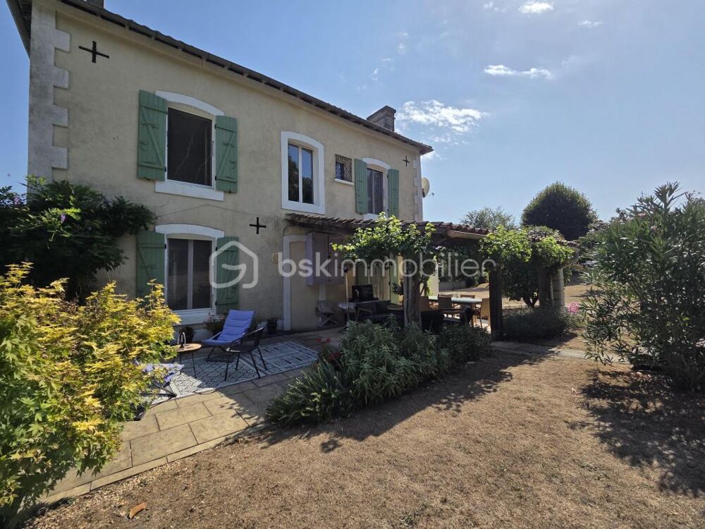 Vente Propriété/Château COUP DE CŒUR – CHARME, ELEGANCE ET POTENTIEL, BELLE MAISON RÉNOVÉE AVEC STUDIO, PISCINE CHAUFFÉE ET 1 940 M² DE TERRAIN Lorigne