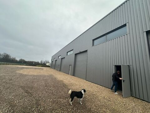 A LOUER - LOCAL DE STOCKAGE 850 21110 Izier